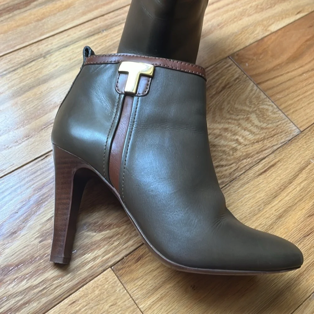 Tory Burch Brown Leather Gold Logo Ankle Boots Sz 7.5